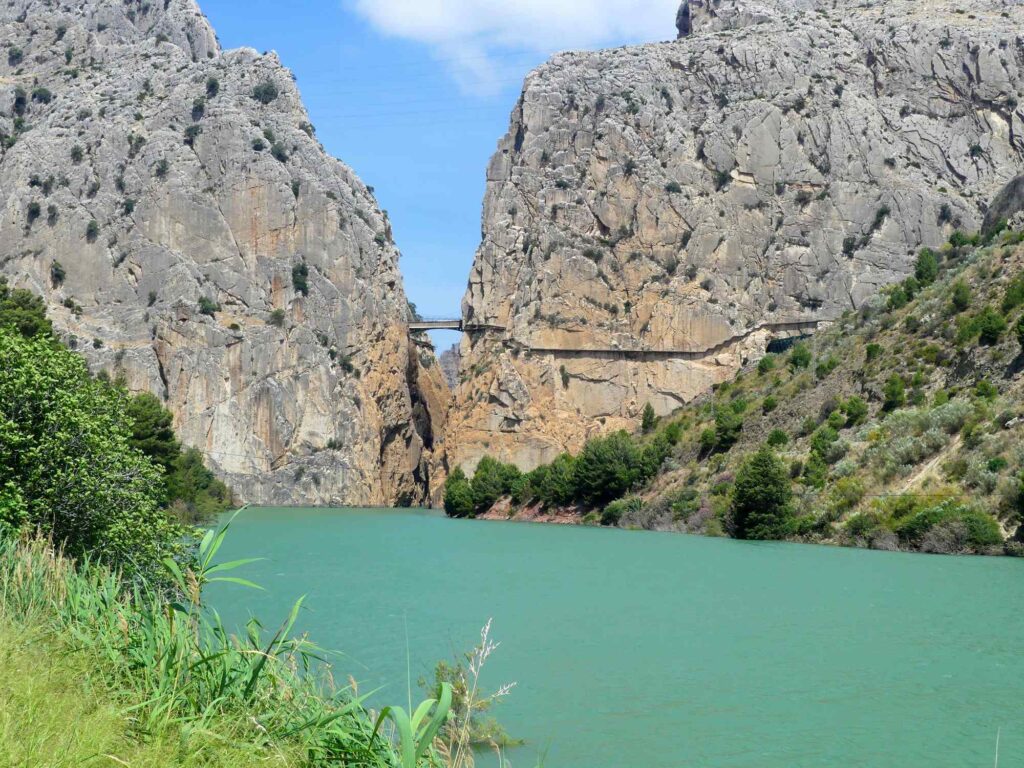 vue sur le lac à El Chorro