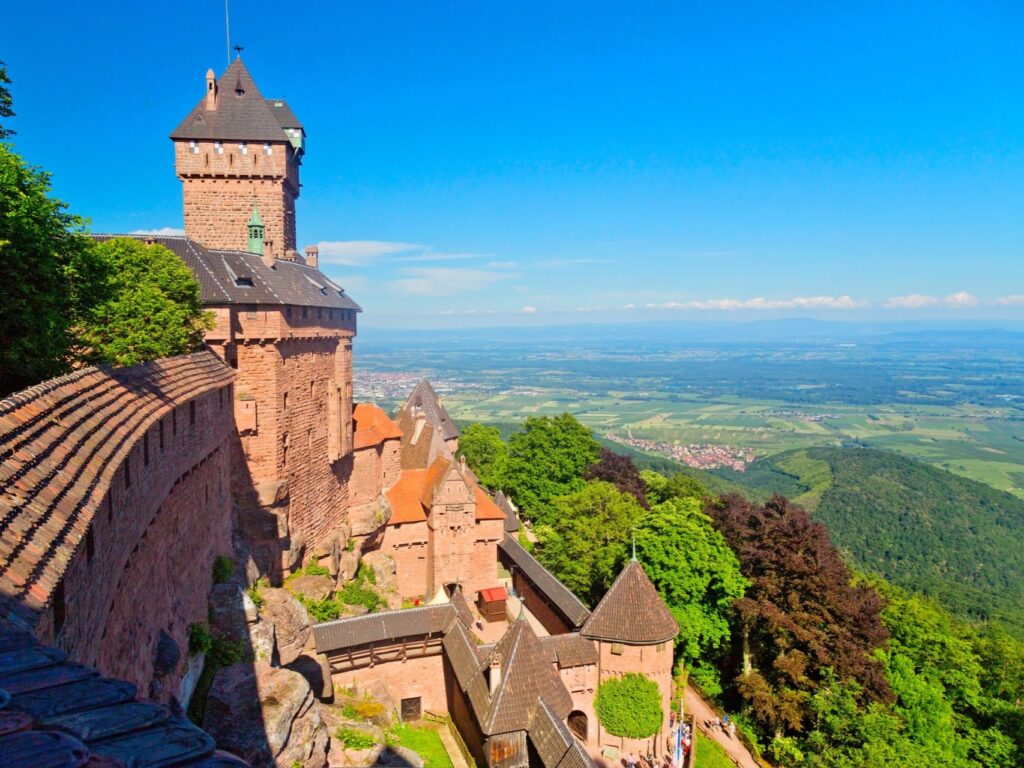 château du haut-koenigsboerg et vue sur la plaine d'Alsace