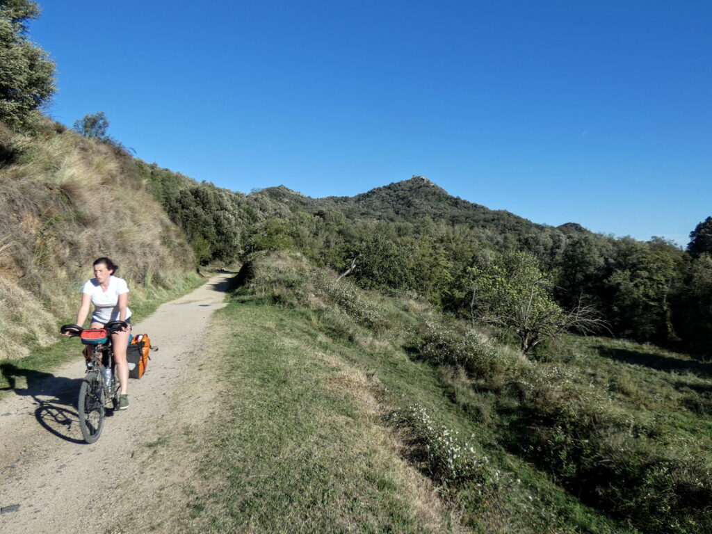 cycliste sur la via verde del Carrilet