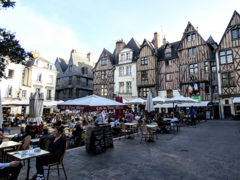 Place Plumereau à Tours