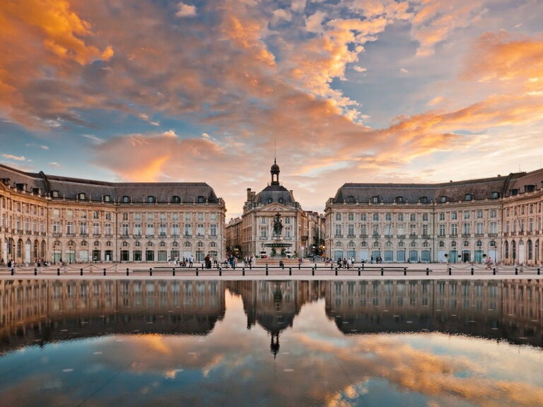vue sur la place de la Bourse à Bordeaux