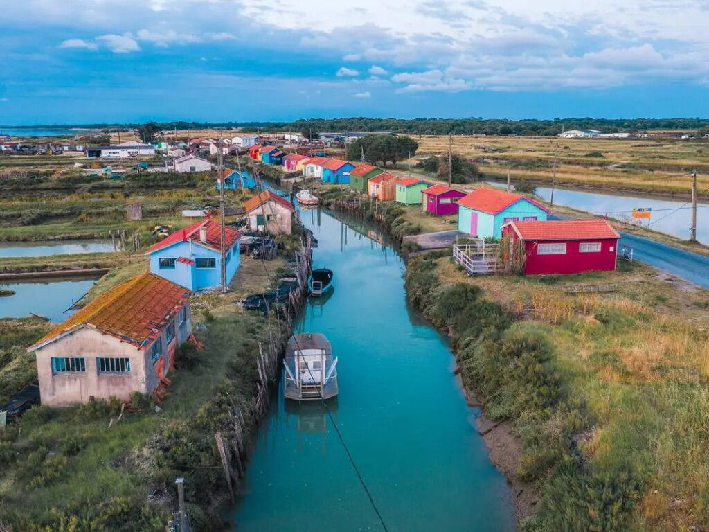 maisons colorées sur l'île d'Oléron