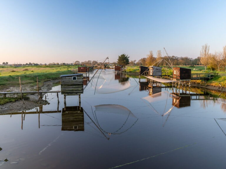 Maisons de pêcheurs dans le marais breton