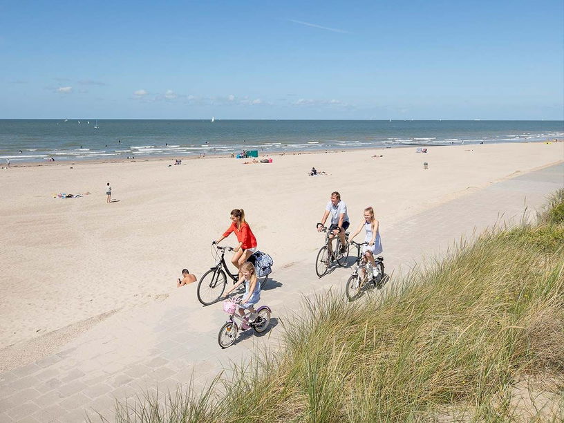 cyclistes le long de la côte belge